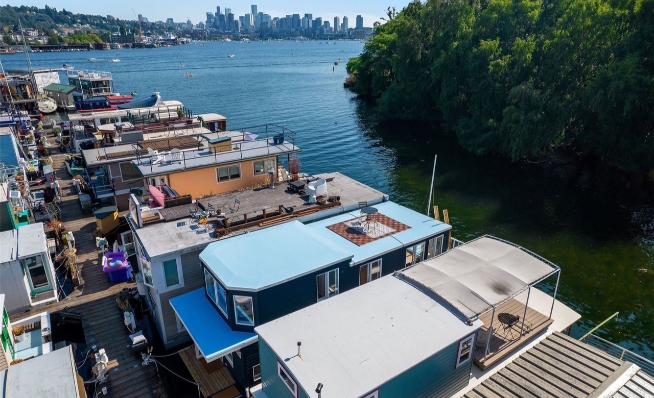 Aerial view of the marina and Lake Union with Seattle skyline